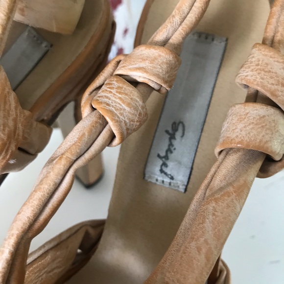 Speigle Women’s Tan Platform heels, size 7.5 - Picture 4 of 6
